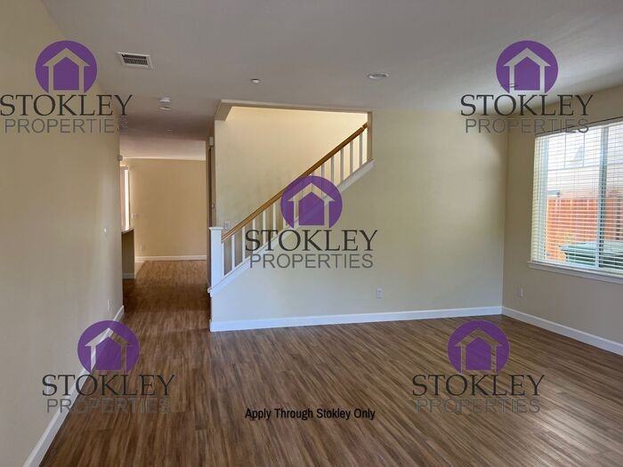 458 Chestnut St - Photo 3 of 21