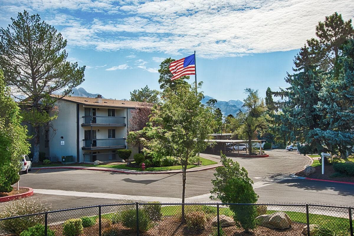 Country Lake - Photo 7 of 43