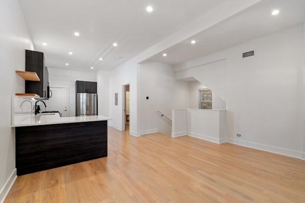 1217 W Wellington Ave - Photo 5 of 15