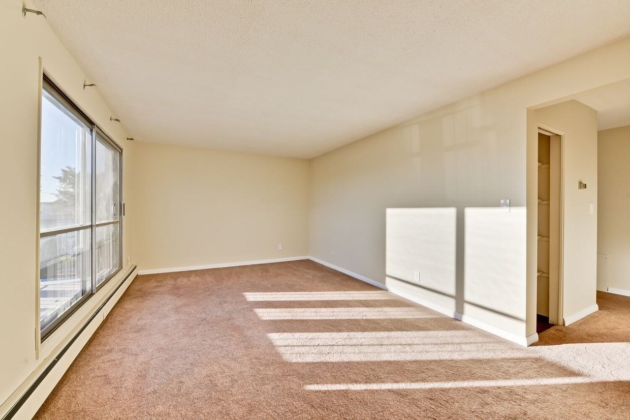 Glory Manor - Photo 3 of 15