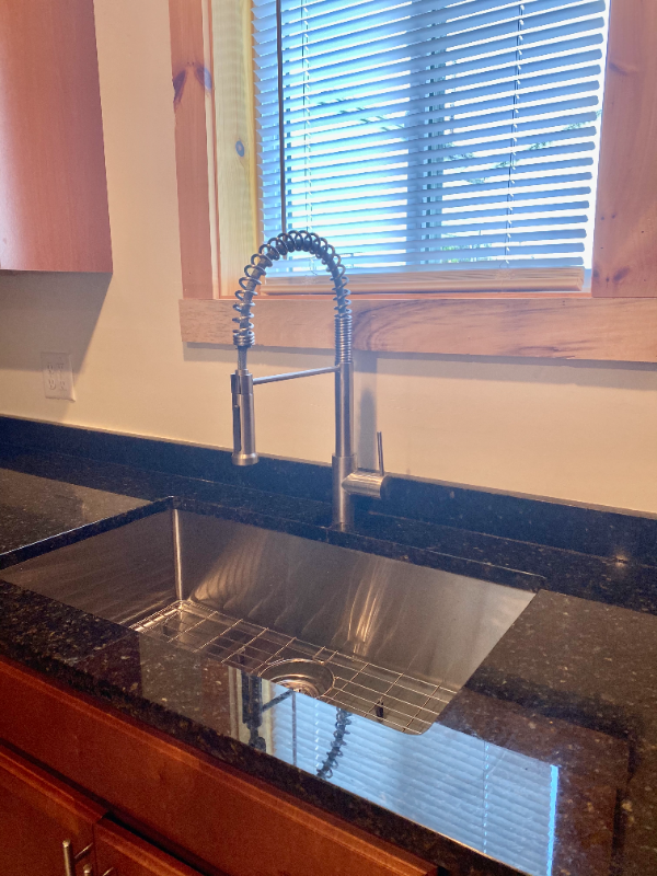 1016 Vine St - Photo 4 of 4