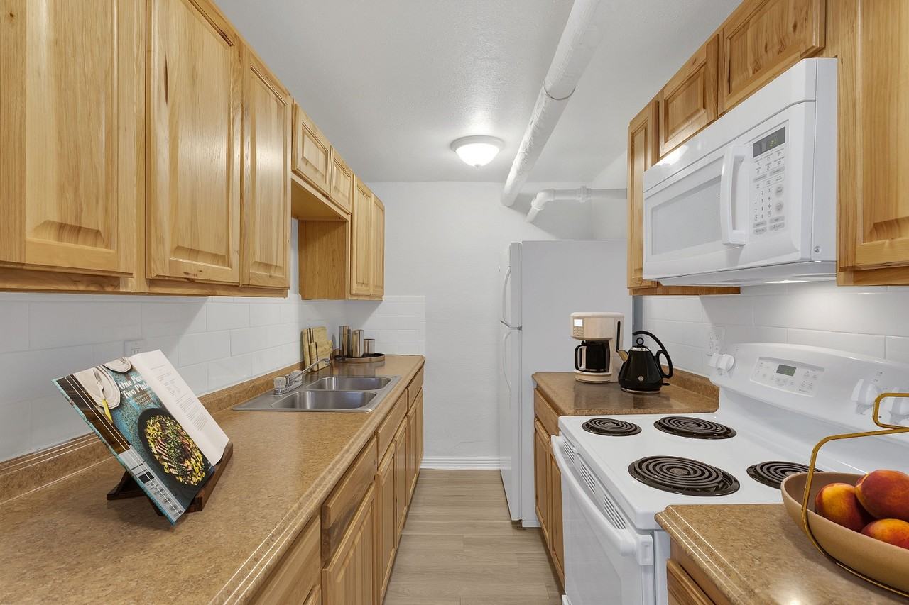 1357 & 1373 Cook - Photo 6 of 16