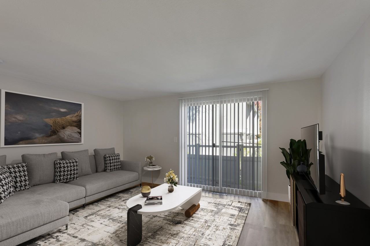 Elowyn - Photo 2 of 24