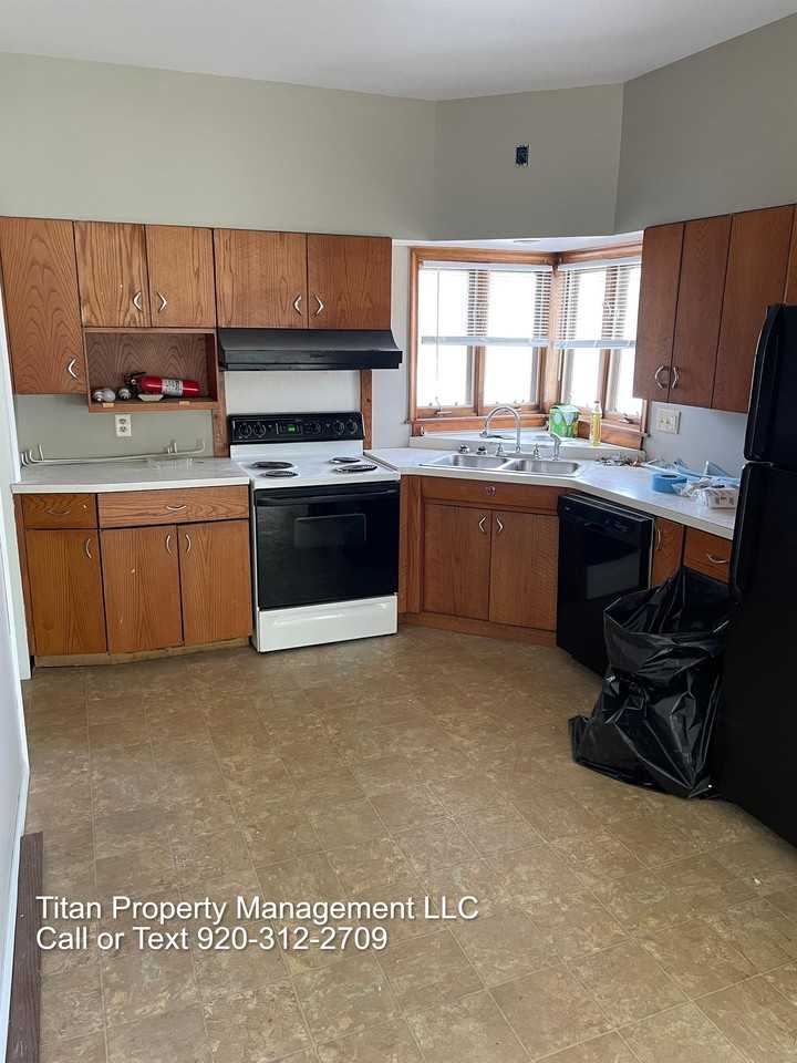 112 Milwaukee St #1 - Photo 4 of 9