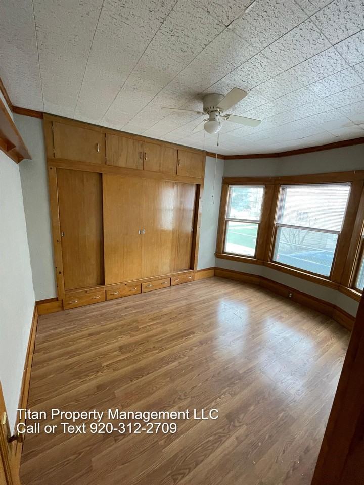112 Milwaukee St #1 - Photo 5 of 9