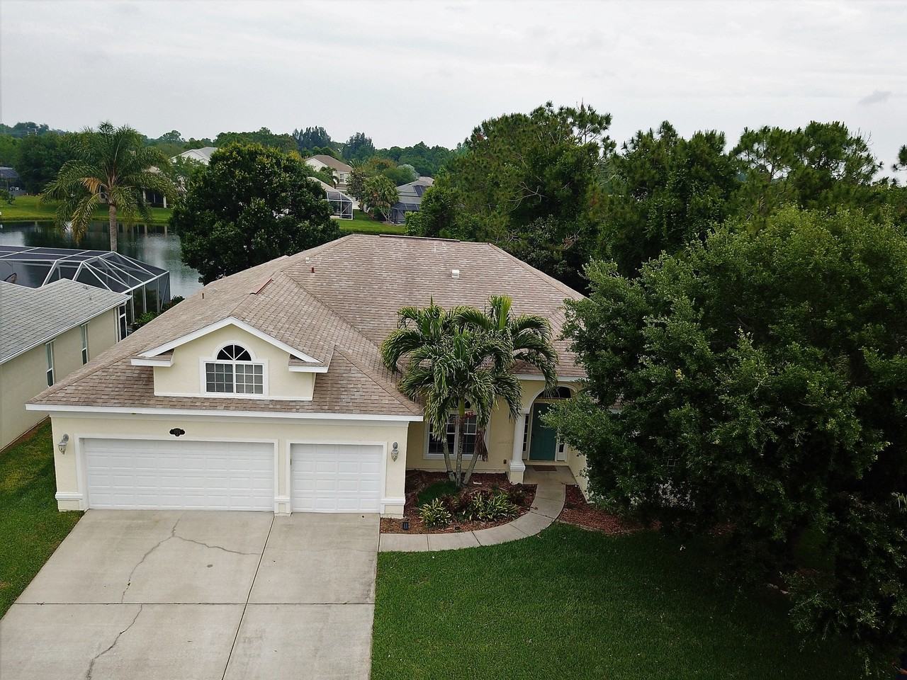 1724 Sumter Ln - Photo 3 of 27