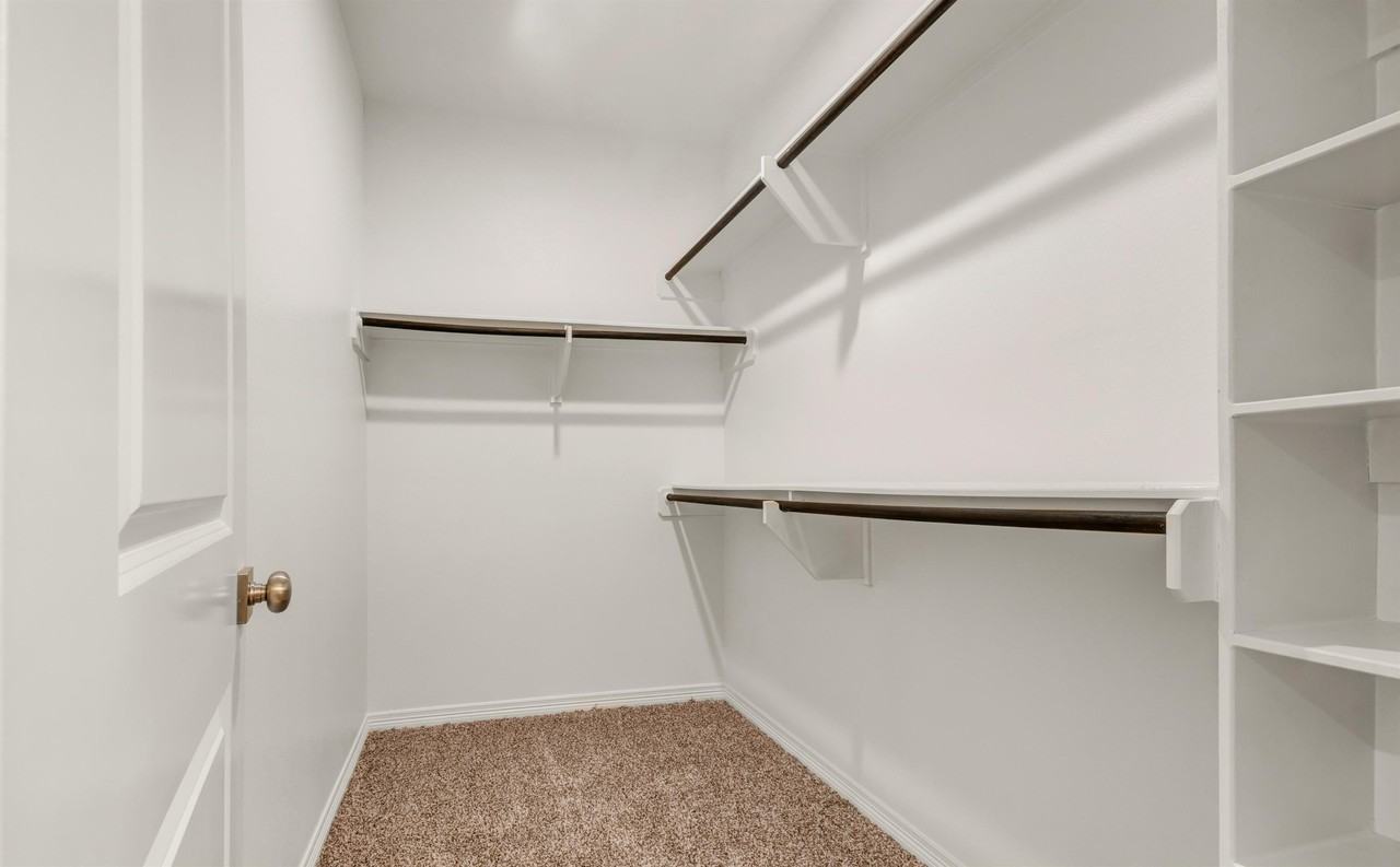 1411 Scott St #1 - Photo 6 of 10
