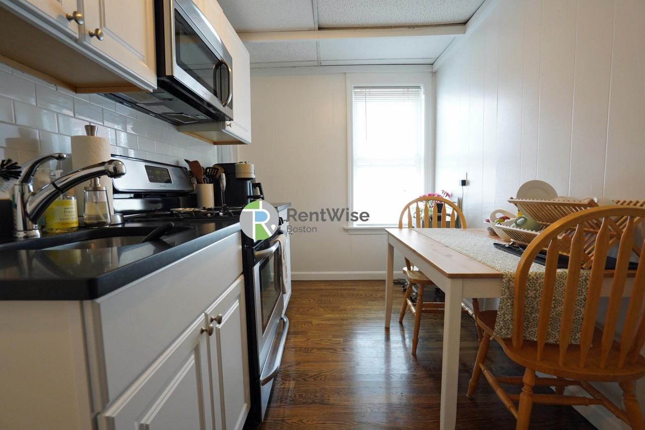 28 L St #1 - Photo 5 of 16