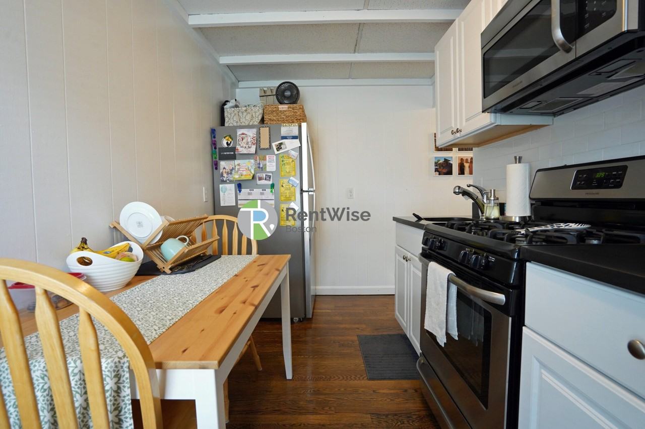 28 L St #1 - Photo 6 of 16