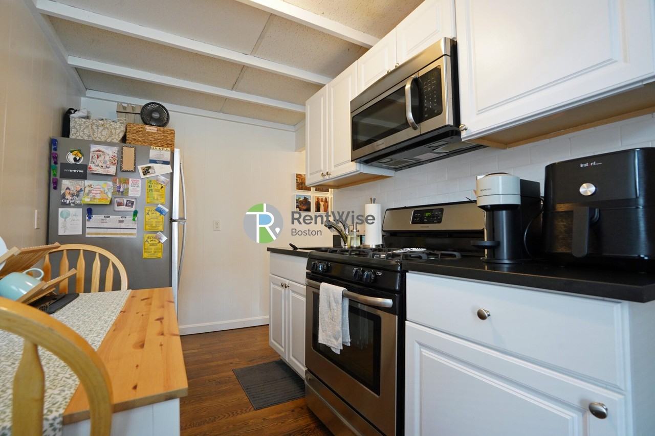 28 L St #1 - Photo 7 of 16