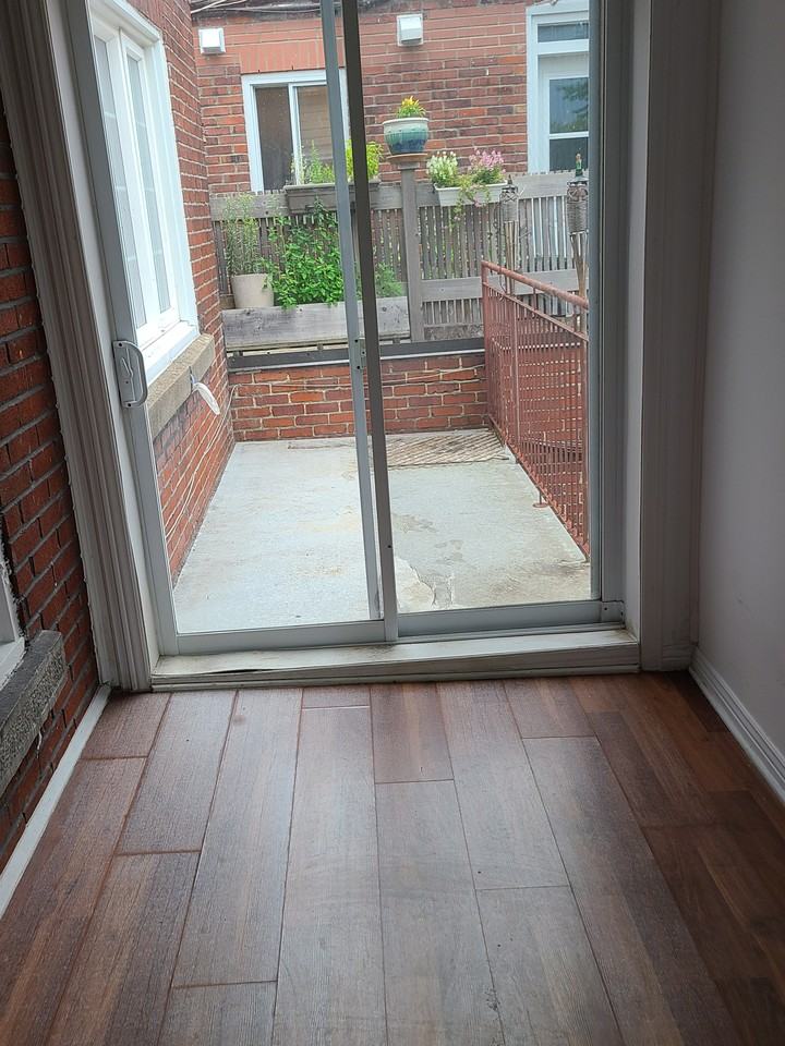 4152 Avenue Coolbrook #4512B - Photo 2 of 9