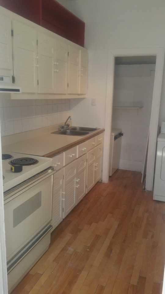 4152 Avenue Coolbrook #4512B - Photo 5 of 9