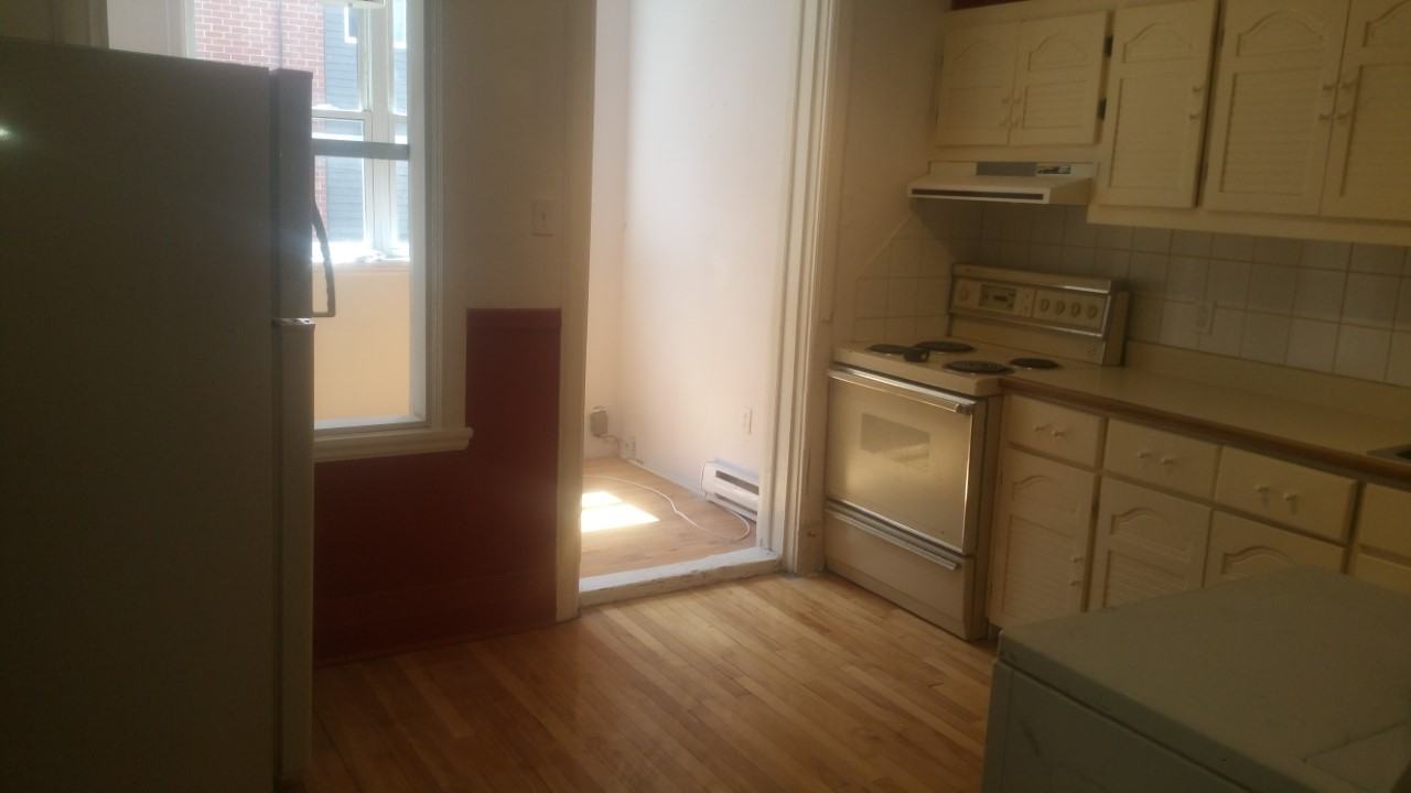 4152 Avenue Coolbrook #4512B - Photo 6 of 9