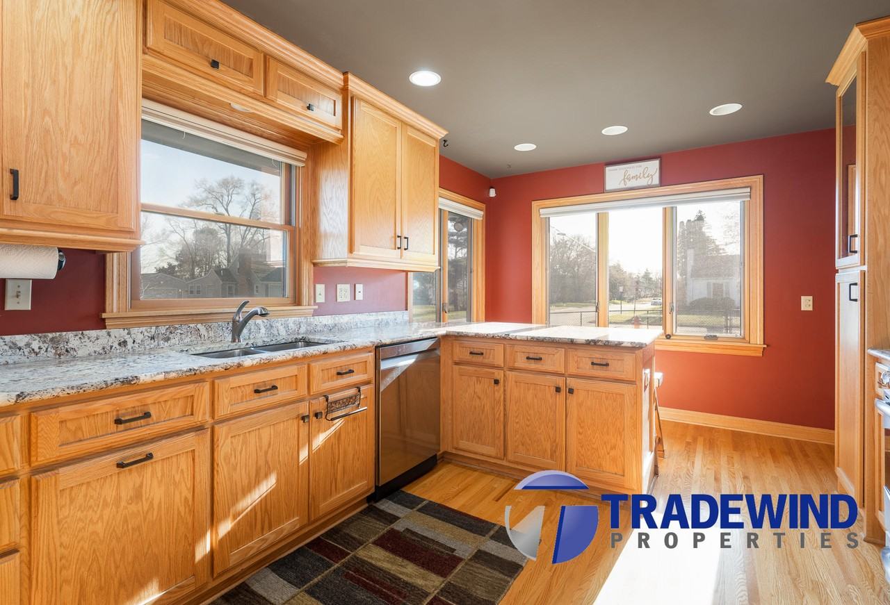 1400 Maryland Avenue South - Photo 3 of 37