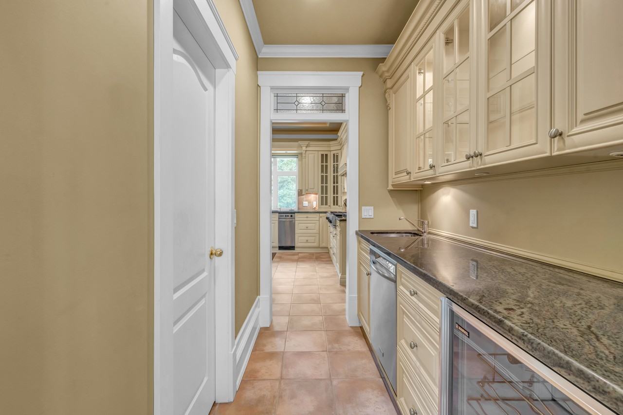 6561 Macdonald Street - Photo 2 of 36