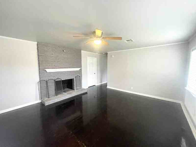 1745 W Haskell Pl - Photo 2 of 11