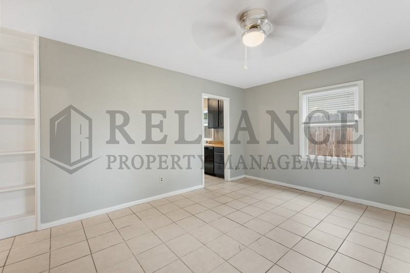 2106 S Madison Ave - Photo 4 of 20