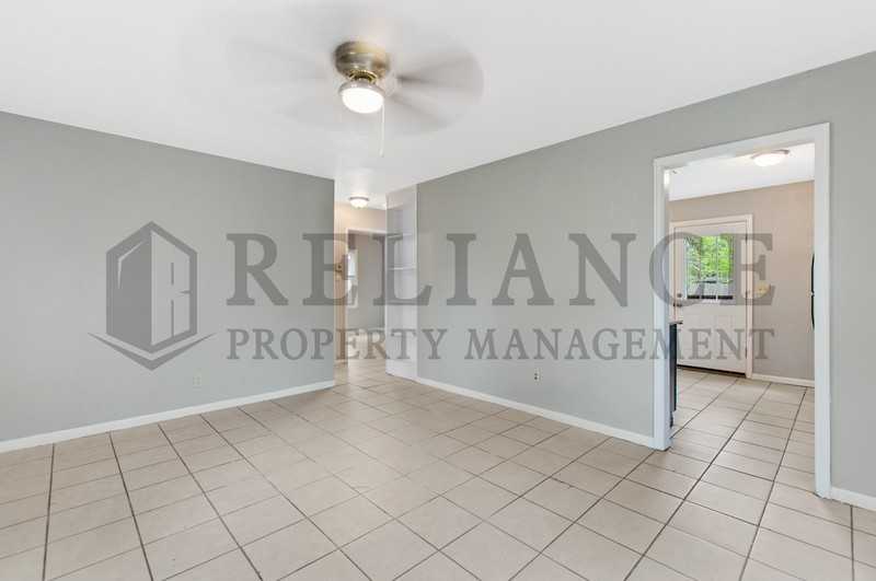 2106 S Madison Ave - Photo 5 of 20
