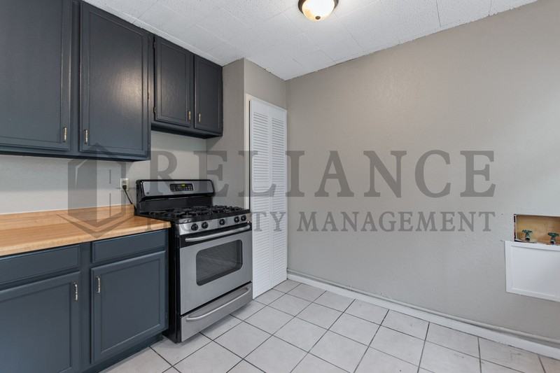 2106 S Madison Ave - Photo 7 of 20