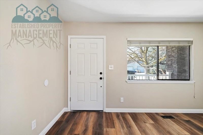 5672 W Ellens Ferry Dr - Photo 3 of 32