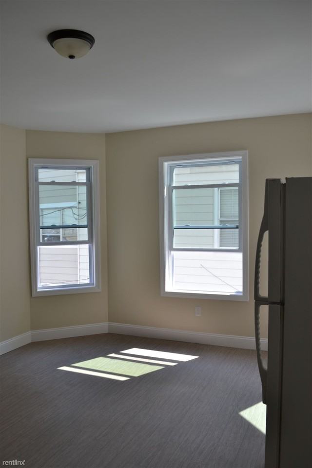 404 East St - Photo 3 of 24