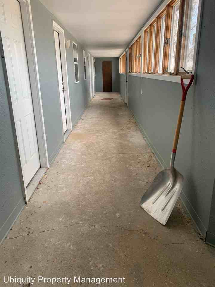 208 6th Ave SE - Photo 2 of 3