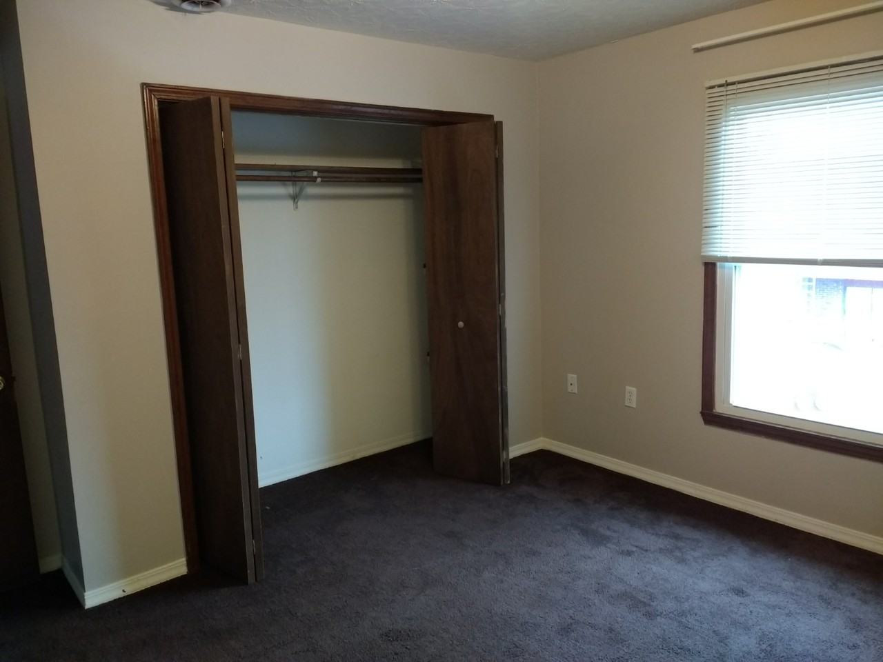 320 E State St #4 - Photo 5 of 6
