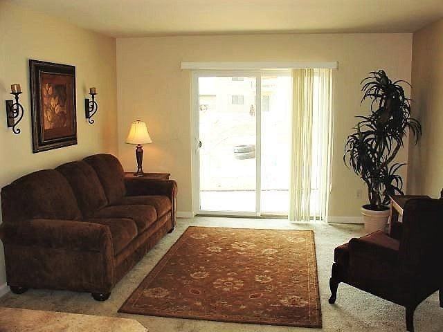 1094 Lincoln Ln #114 - Photo 3 of 6