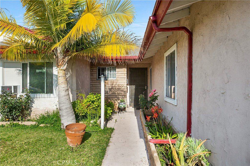 5425 Lemoran Ave #NA - Photo 3 of 33