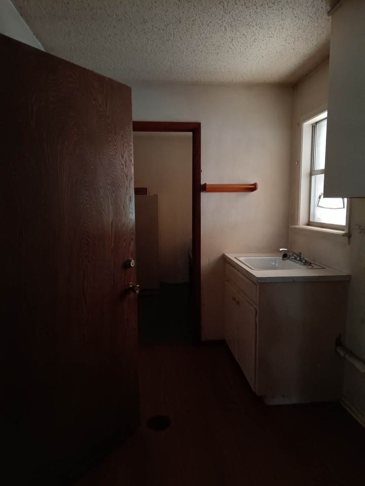 363 Sweet Home Rd #NA - Photo 3 of 18