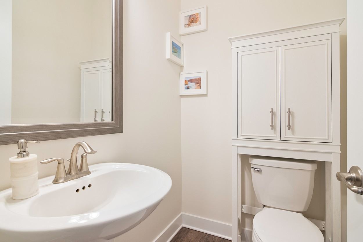 403 Saratoga Ct #403 - Photo 3 of 19