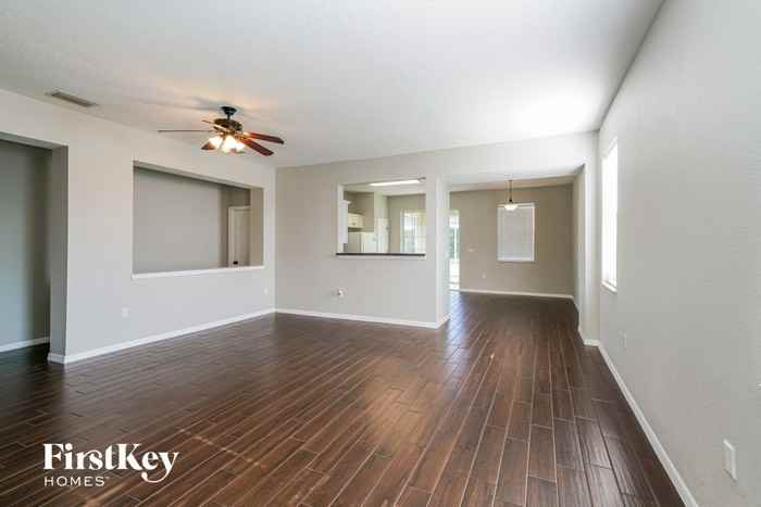 6876 Lake Eaglebrooke Dr - Photo 2 of 15