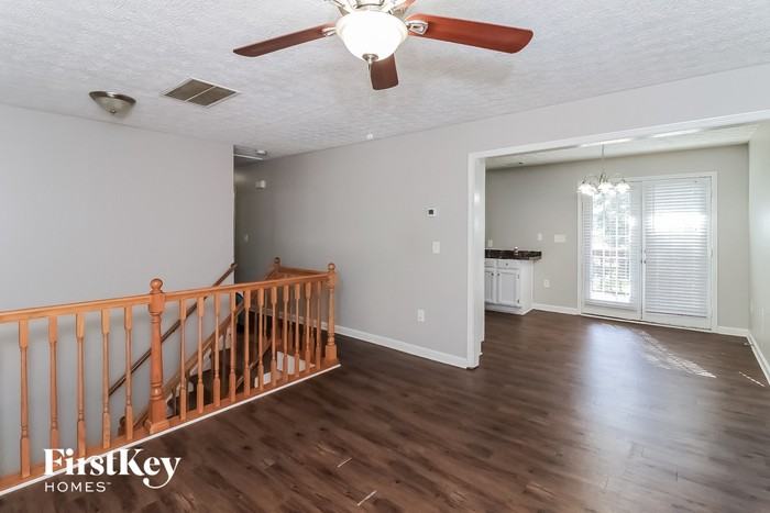 3710 Bakers Ferry Rd Sw - Photo 3 of 15