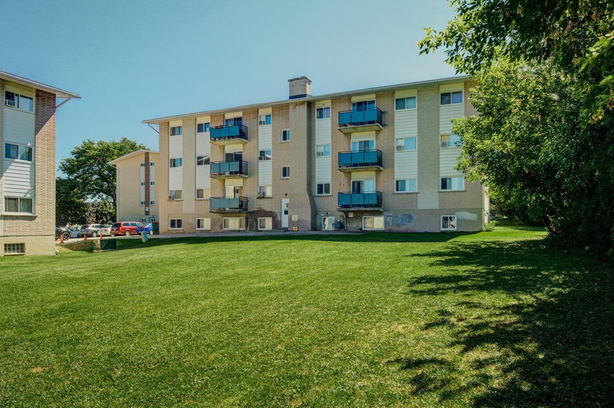 432462 Leinster Street Apartments in Woodstock, ON N4S 7G3 Zumper