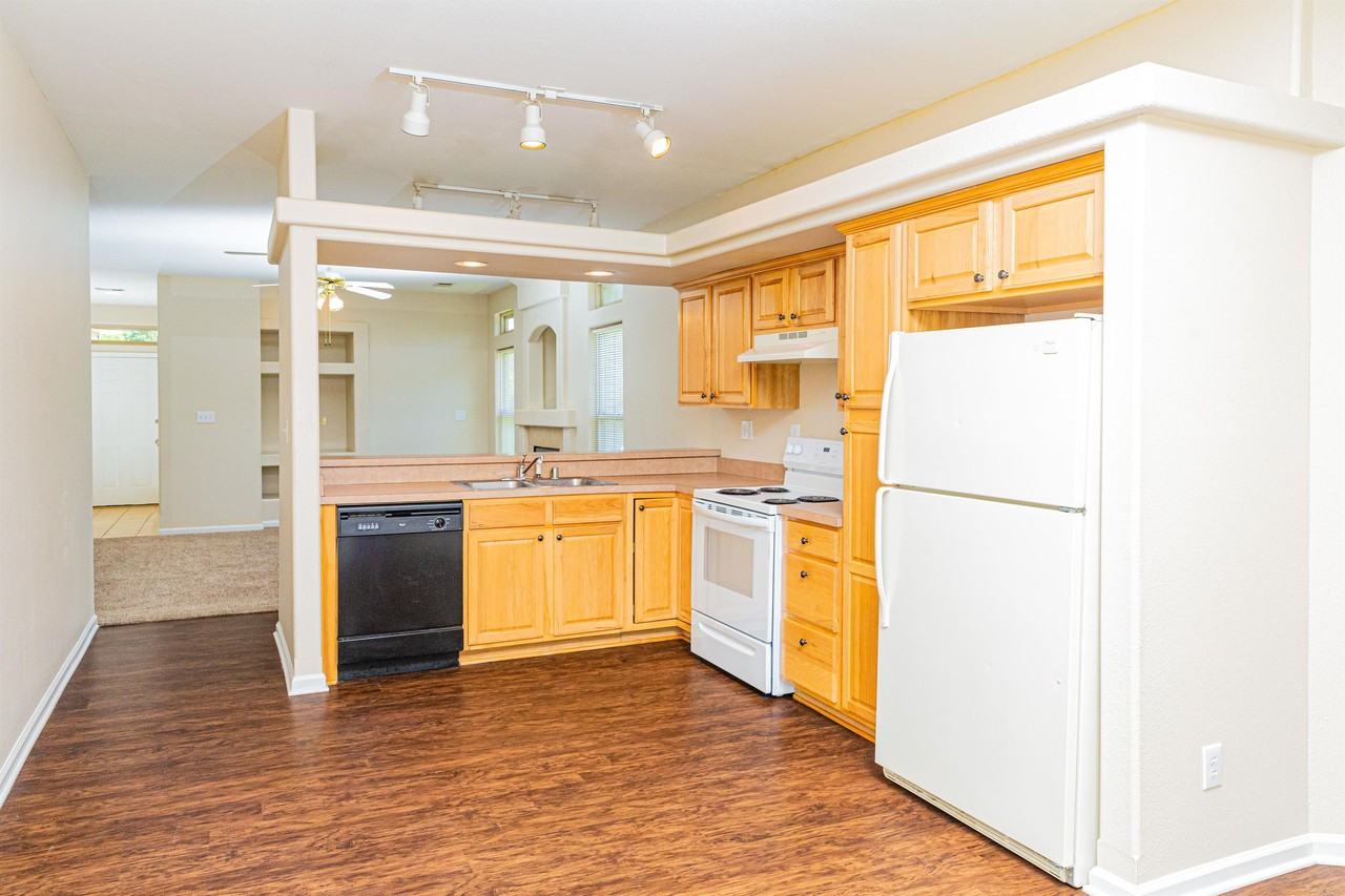 749 Whispering Brook Trce #1 - Photo 4 of 18