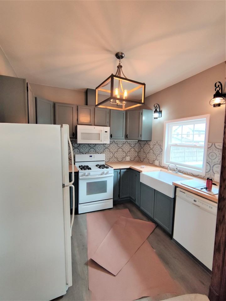 335 E Market St #1 - Photo 2 of 6