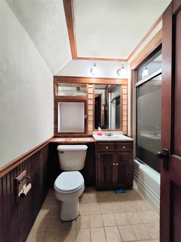 335 E Market St #1 - Photo 3 of 6