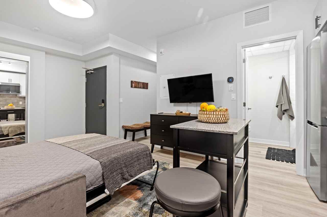 86 Hinton Ave N BACHELOR, Ottawa, ON K1Y 0Z8 Studio Apartment for