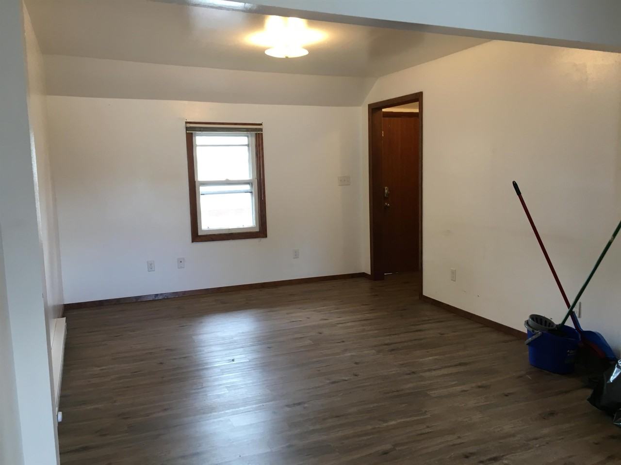 519 1/2 South Almon StreetApt C #1-2C - Photo 2 of 9