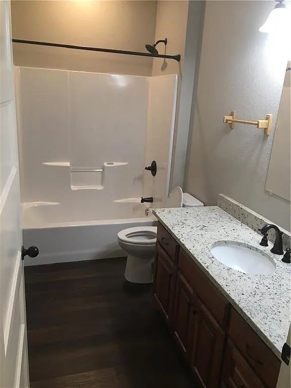 635 N 15th St #A - Photo 6 of 9