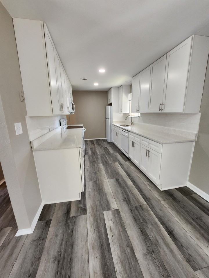 2919 Chatsworth Road #D - Photo 4 of 11