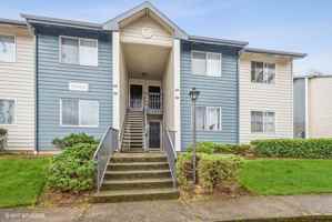 featured image of 15910 Ne Sandy Blvd