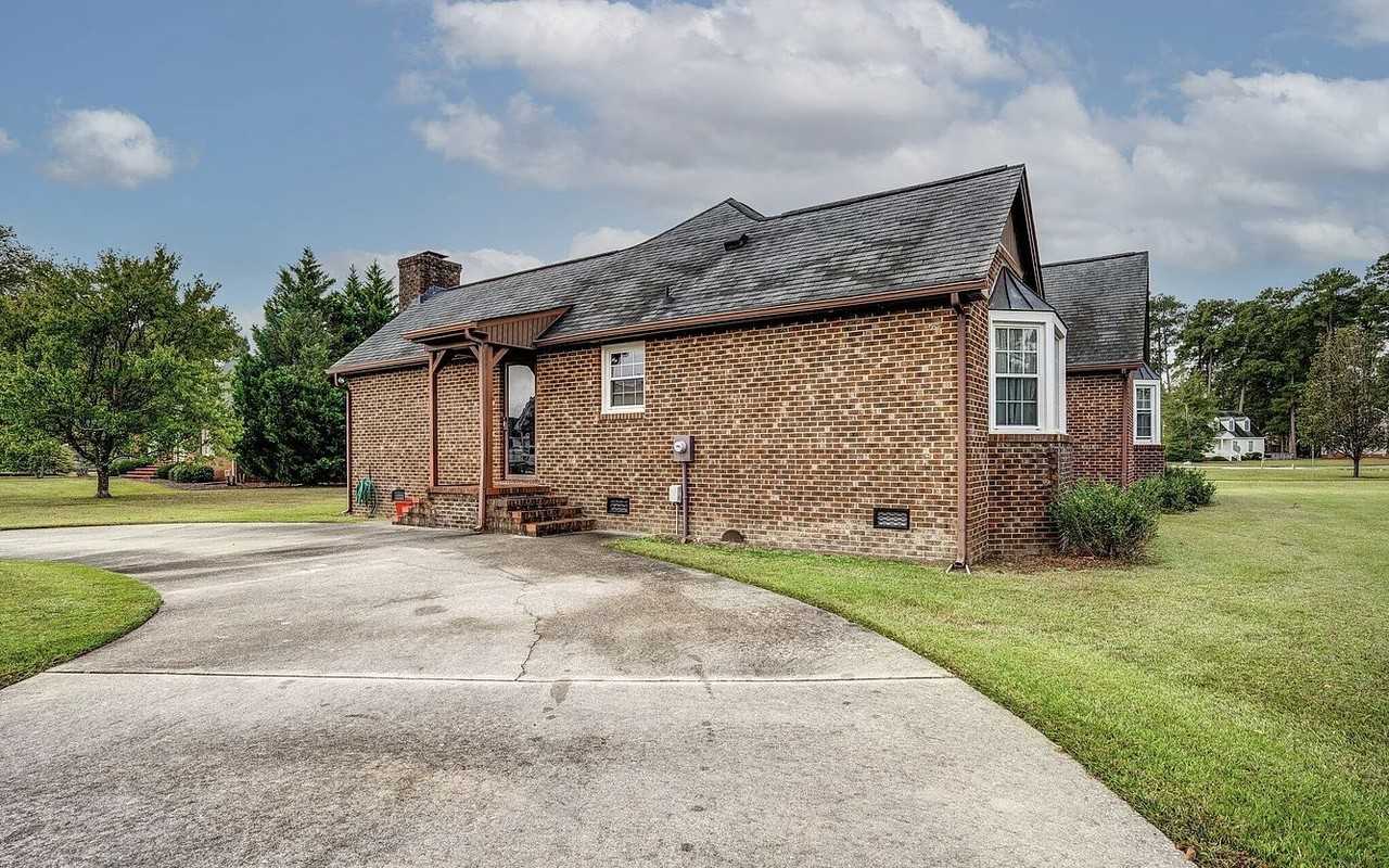 1903 Pine St #NA - Photo 3 of 13