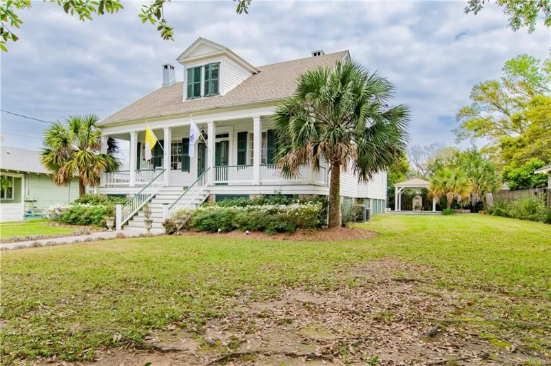 23 S Lafayette St - Photo 3 of 37