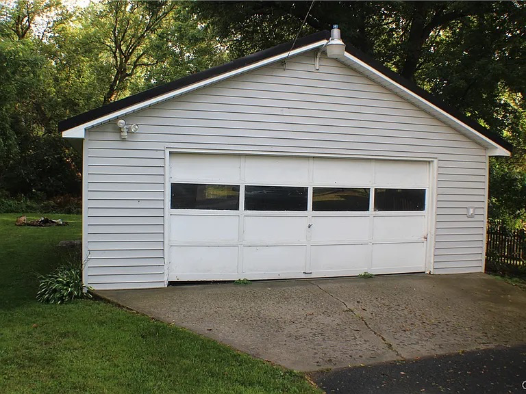 144 Maple St #2ndFL - Photo 2 of 14