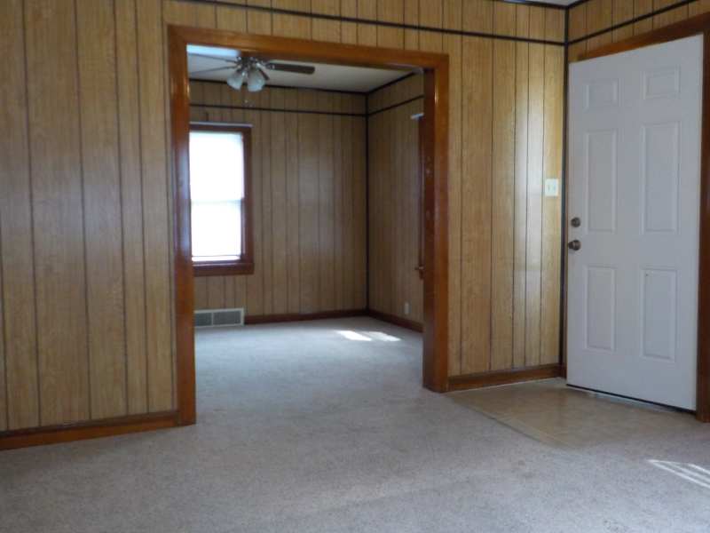 612 W 3rd St - Photo 2 of 23