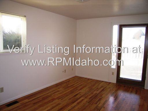2211 N Raymond St - Photo 3 of 12