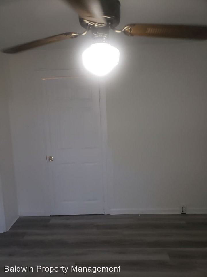 570 Mission Rd - Photo 3 of 6