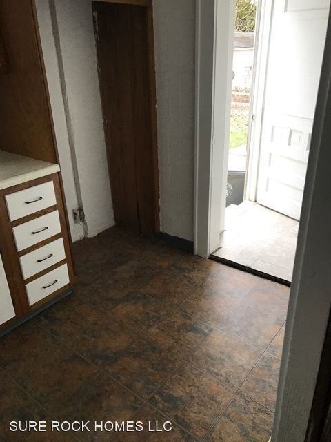 156 S Lakeview Ave - Photo 2 of 9