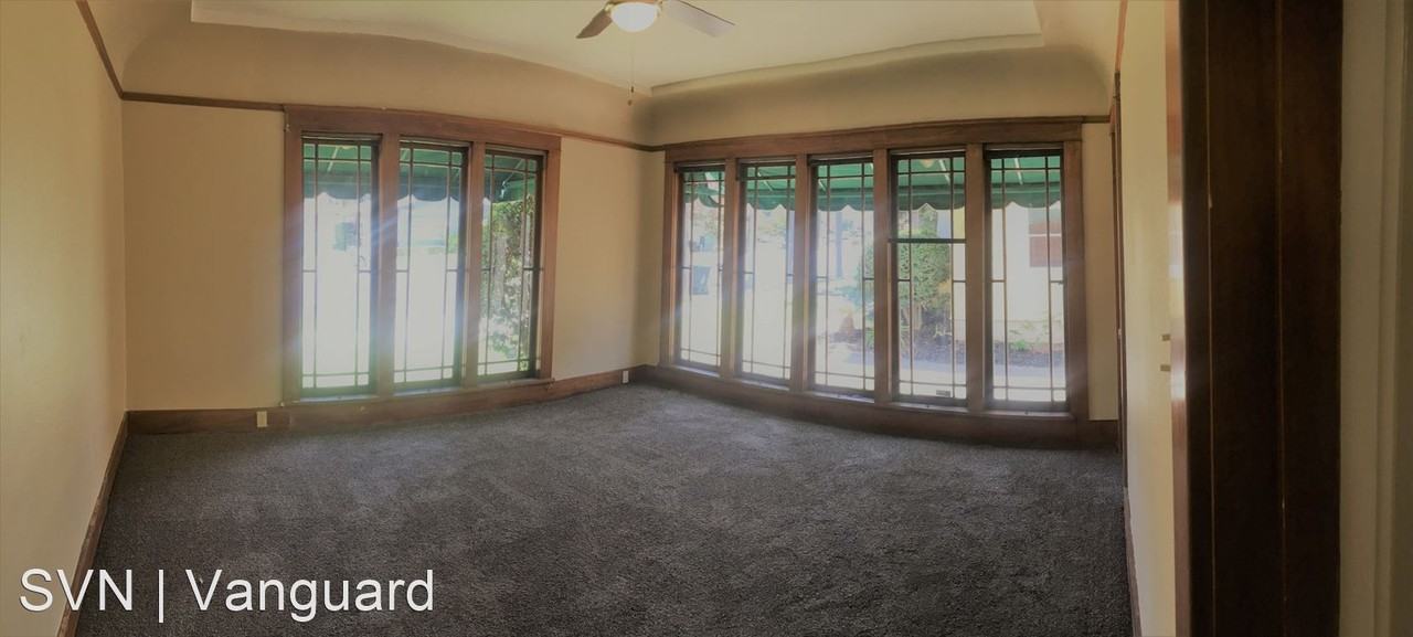 Old Town Orange Student Housing Apartments 454 S Glassell St, Orange